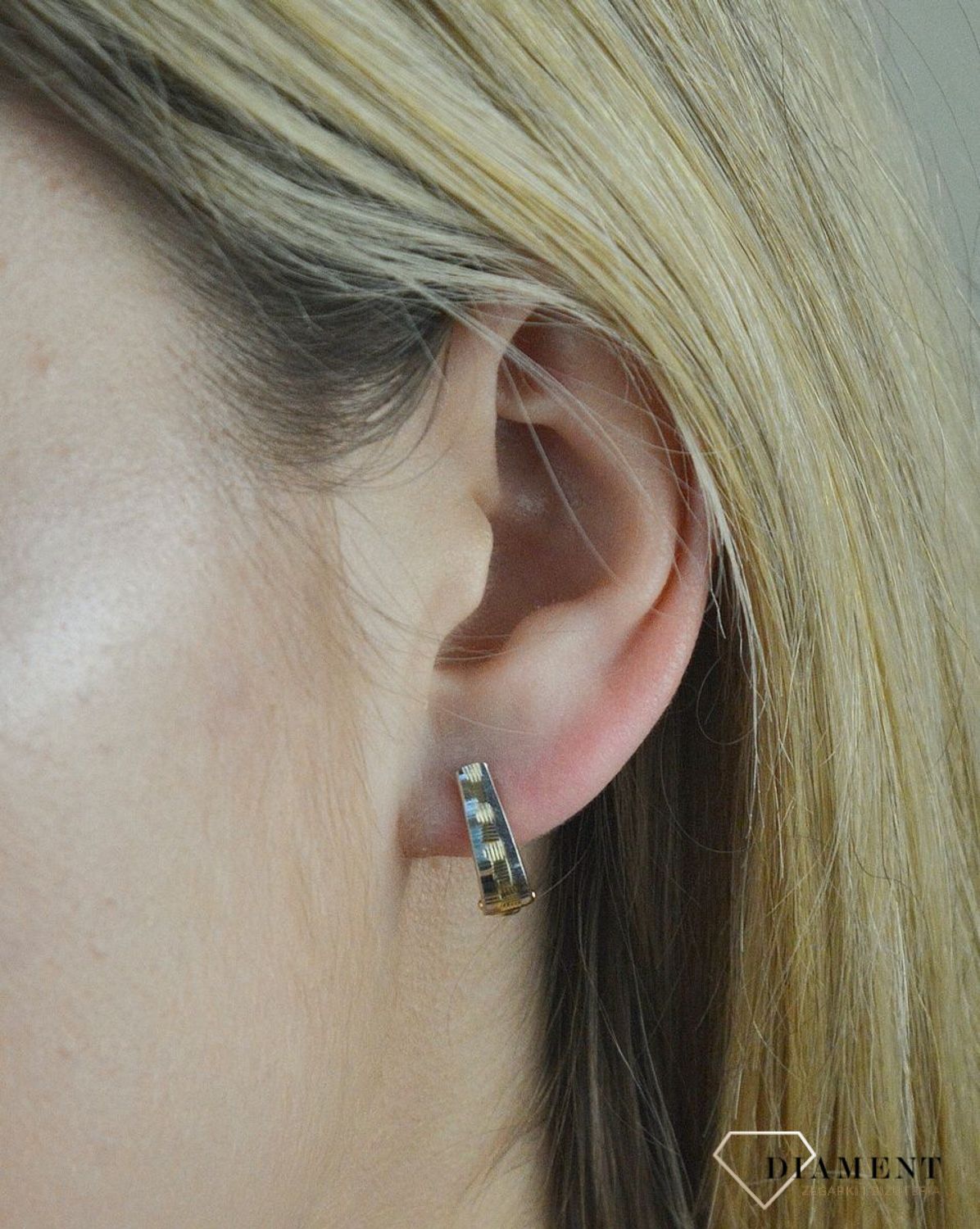 Złote kolczyki 585 brzegi białe złoto grawerowane KL 4712I (1).jpg